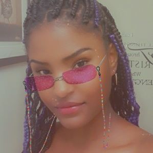 Meet your Posher, Annie